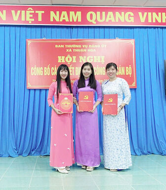 បំ​ផុស​ស្មារតី​បក្ស​ក្នុង​ទឹក​ចិត្ត​មា​មីង​ភូមិ​ស្រុក​