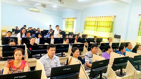 Bảo đảm 100% cán bộ, công chức cấp xã được bồi dưỡng, tập huấn chuyên môn, nghiệp vụ theo ngành, lĩnh vực