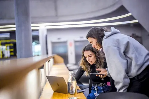 LinkedIn mở trường dạy người lao động trở thành chủ của chính mình