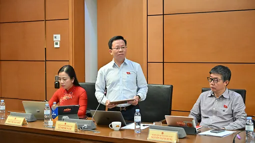 Ông Lê Minh Nam, đại biểu Quốc hội đơn vị TP Cần Thơ, góp ý Luật Nuôi con nuôi (sửa đổi)