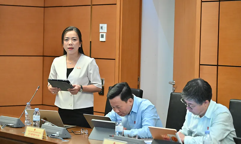 Bà Triệu Thị Ngọc Diễm, đại biểu Quốc hội đơn vị TP Cần Thơ, góp ý tình hình thực hiện Kế hoạch phát triển kinh tế - xã hội năm 2026 và dự kiến kế hoạch phát triển kinh tế - xã hội năm 2027