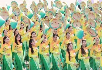 Phụ nữ Việt Nam phát huy truyền thống, khẳng định vị thế trong kỷ nguyên mới