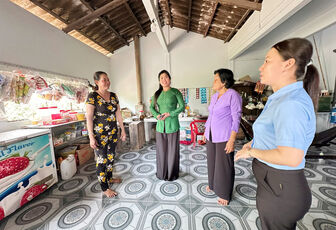 លើក​កម្ពស់​តួ​នា​ទី​អង្គ​ការ​សមា​គម​ រួម​ដំ​ណើរ​ជា​មួយ​នា​រី​ជម្នះ​ការ​លំ​បាក​