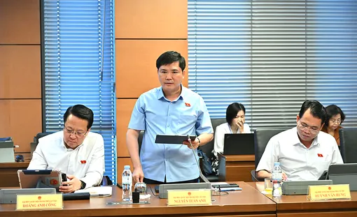Đại biểu Quốc hội Nguyễn Tuấn Anh, Phó Bí thư Thành ủy Cần Thơ, góp ý Luật Thỏa thuận quốc tế (sửa đổi)