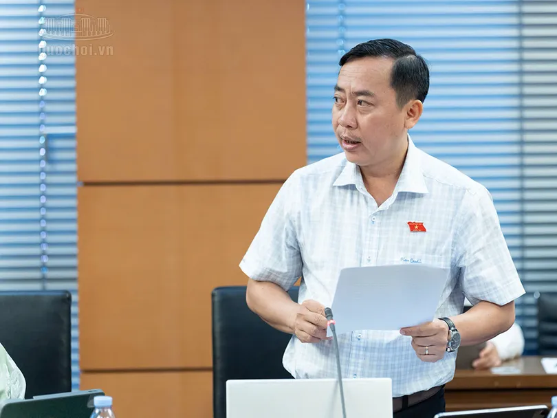 Ông Đào Chí Nghĩa, Phó trưởng đoàn chuyên trách Đoàn Đại biểu Quốc hội TP Cần Thơ, góp ý Bộ luật Tố tụng hình sự (sửa đổi)