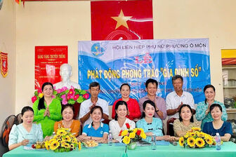 ពង្រីក​តួ​នា​ទី​នា​រី​ក្នុង​ការ​ផ្លាស់​ប្តូរ​ឌីជី​ថល​