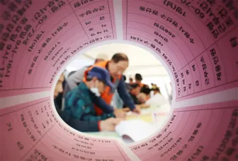Người trung niên Hàn Quốc “áp lực trăm bề”