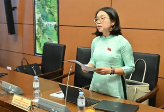 Bà Phạm Kiều Anh Thơ, đại biểu Quốc hội đơn vị TP Cần Thơ, góp ý dự án Luật Hiến, lấy, ghép mô, bộ phận cơ thể người và hiến, lấy xác (sửa đổi)