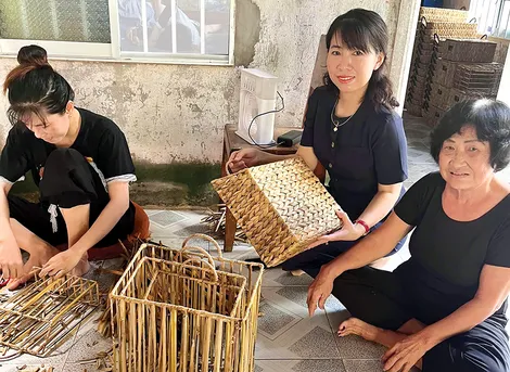 Hỗ trợ phụ nữ học nghề, phát triển sinh kế