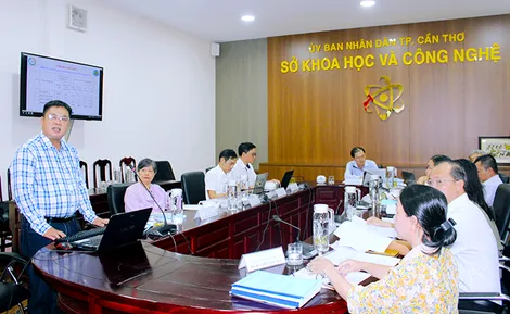 Nghiệm thu đề tài "Nghiên cứu giải pháp phòng trị bệnh xơ đen và thối thân xì mủ trên cây Mít Hậu Giang"
