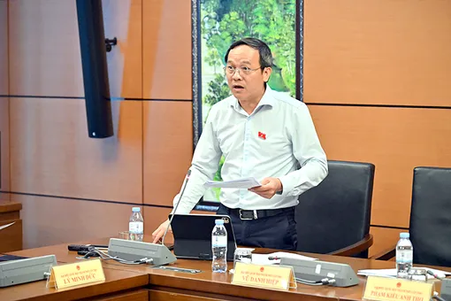 Ông Vũ Danh Hiệp, đại biểu Quốc hội đơn vị TP Cần Thơ, góp ý Luật sửa đổi, bổ sung một số điều của Luật Phòng, chống tác hại của thuốc lá