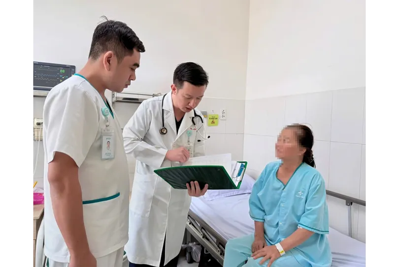 Bệnh viện Hoàn Mỹ Cửu Long lần đầu ứng dụng sóng xung kích điều trị mạch vành vôi hóa nặng