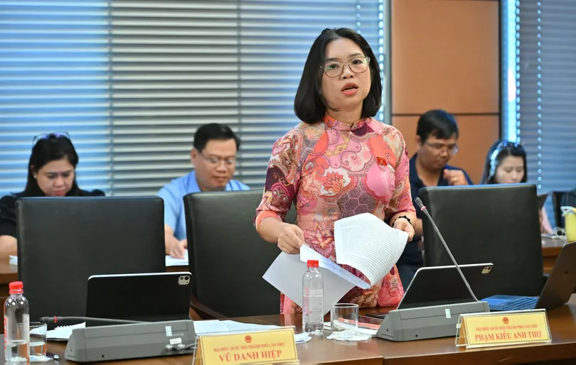 Bà Phạm Kiều Anh Thơ, đại biểu Quốc hội đơn vị TP Cần Thơ, góp ý Luật Nhà ở (sửa đổi)