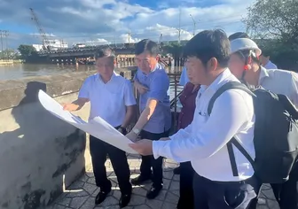 Tránh tình trạng nâng đường chính, làm ngập các khu dân cư lân cận