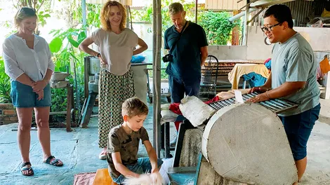 Phát huy giá trị ẩm thực và làng nghề trong hoạt động du lịch