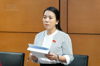 Bà Triệu Thị Ngọc Diễm, đại biểu Quốc hội đơn vị TP Cần Thơ, góp ý dự thảo Luật Tài nguyên, môi trường biển và hải đảo (sửa đổi)