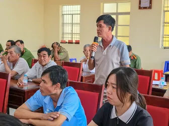 Công an phường Phú Lợi lắng nghe ý kiến nhân dân