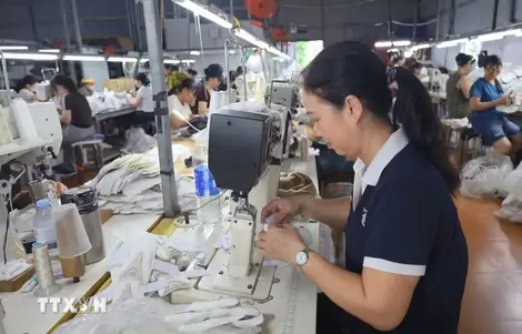 Khơi thông dòng vốn, giảm áp lực chi phí cho doanh nghiệp
