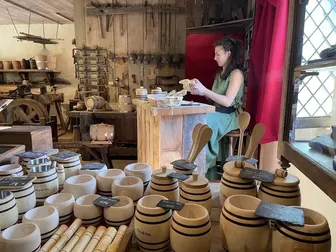 Giới trẻ Pháp chọn nghề thủ công giữa làn sóng AI