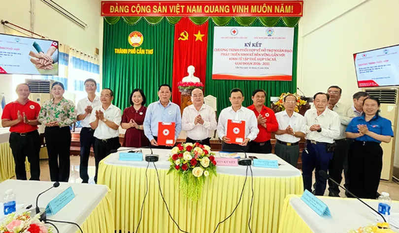 Phối hợp hỗ trợ nhân đạo, phát triển sinh kế bền vững