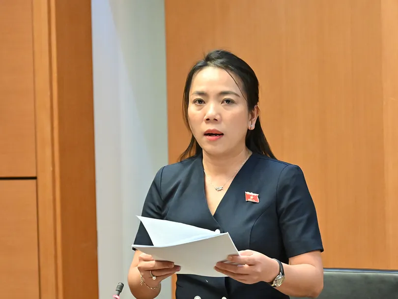 Bà Triệu Thị Ngọc Diễm, đại biểu Quốc hội đơn vị TP Cần Thơ, góp ý Dự án Luật Định danh và xác thực điện tử