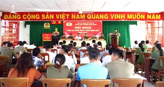 Công an phường Ngã Năm lắng nghe ý kiến nhân dân