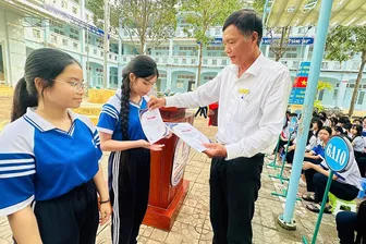Hướng đến giảm áp lực thi cử