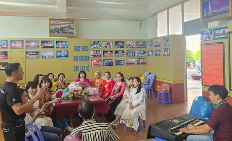 Tiếng hát yêu đời