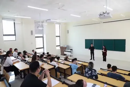 Ban hành quy định chế độ làm việc, bổ nhiệm và xếp lương nhân sự hỗ trợ giáo dục đại học