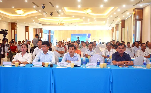 Thúc đẩy ứng dụng tiến bộ kỹ thuật phát triển nuôi tôm nước lợ bền vững