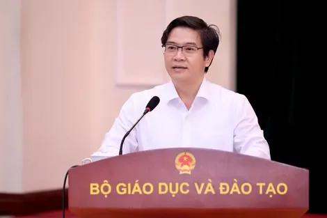Chuẩn hóa chất lượng, giảm áp lực thi cử cho học sinh