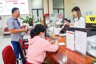 Ngành Ngân hàng quyết liệt giảm lãi suất, sát cánh cùng doanh nghiệp